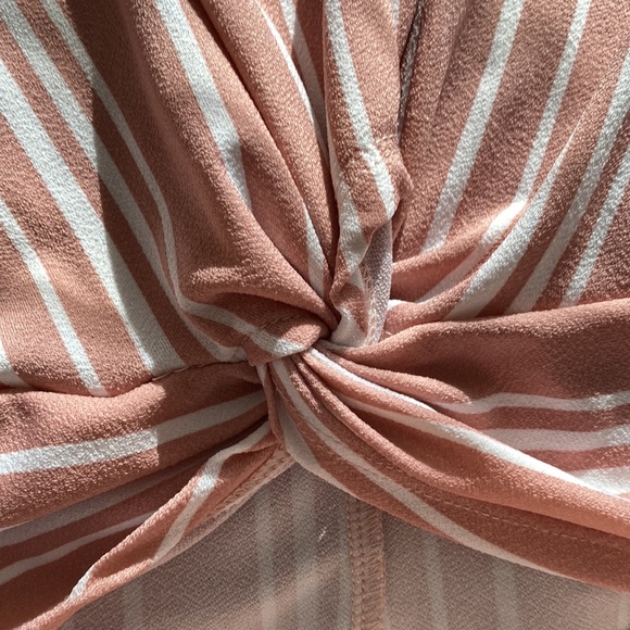 🥭(4 for $15) White and Pink Striped Top - Picture 5 of 7
